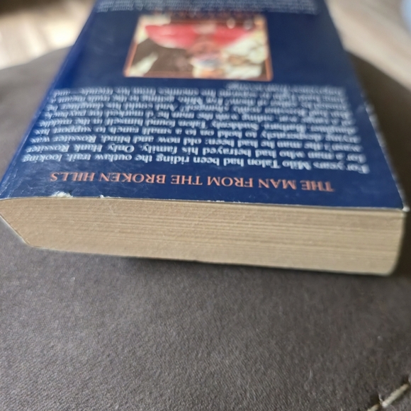 LOUIS L'AMOUR: The Man From The Broken Hills - Vintage Western Paperback - Picture 6 of 8